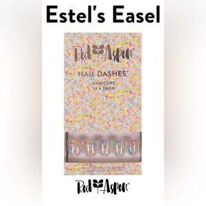 Red Aspen Nail Dashes
Elaine’s Floral Apron Short Square Shiny Multi 
B6n